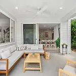Hamptons By Khove